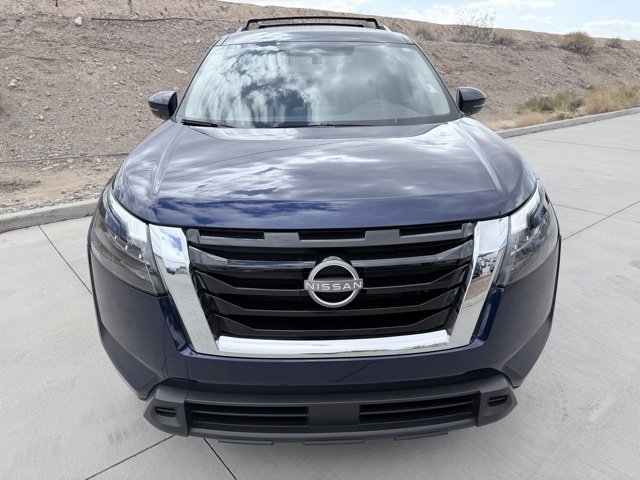 2024 Nissan Pathfinder SV photo 2