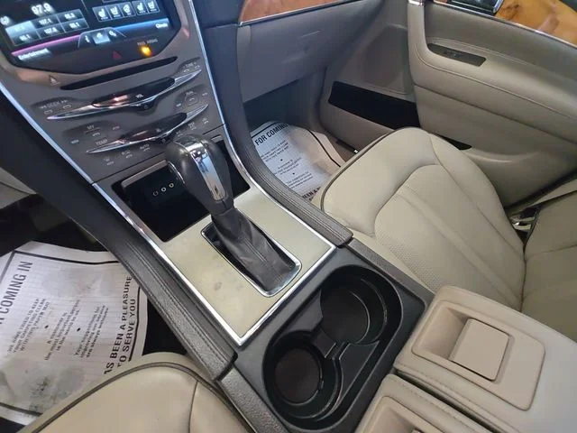 Used 2012 Gray Lincoln Base image 18