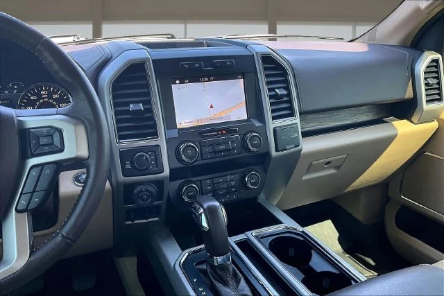 Used 2019 White Ford Lariat image 6