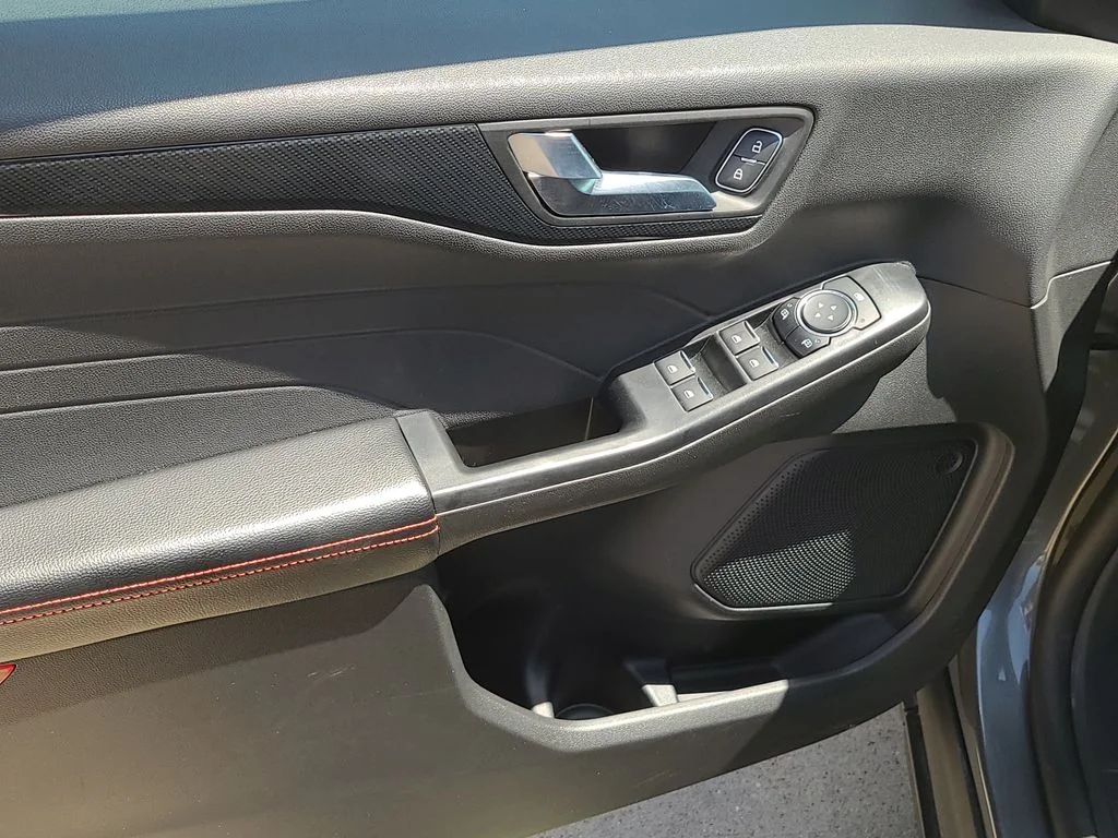 Used 2025 Gray Ford ST-Line image 19