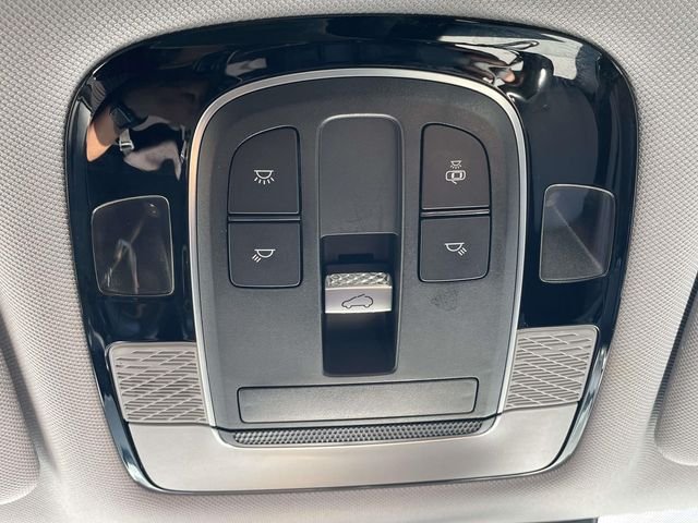 Used 2020 White Hyundai SEL image 33