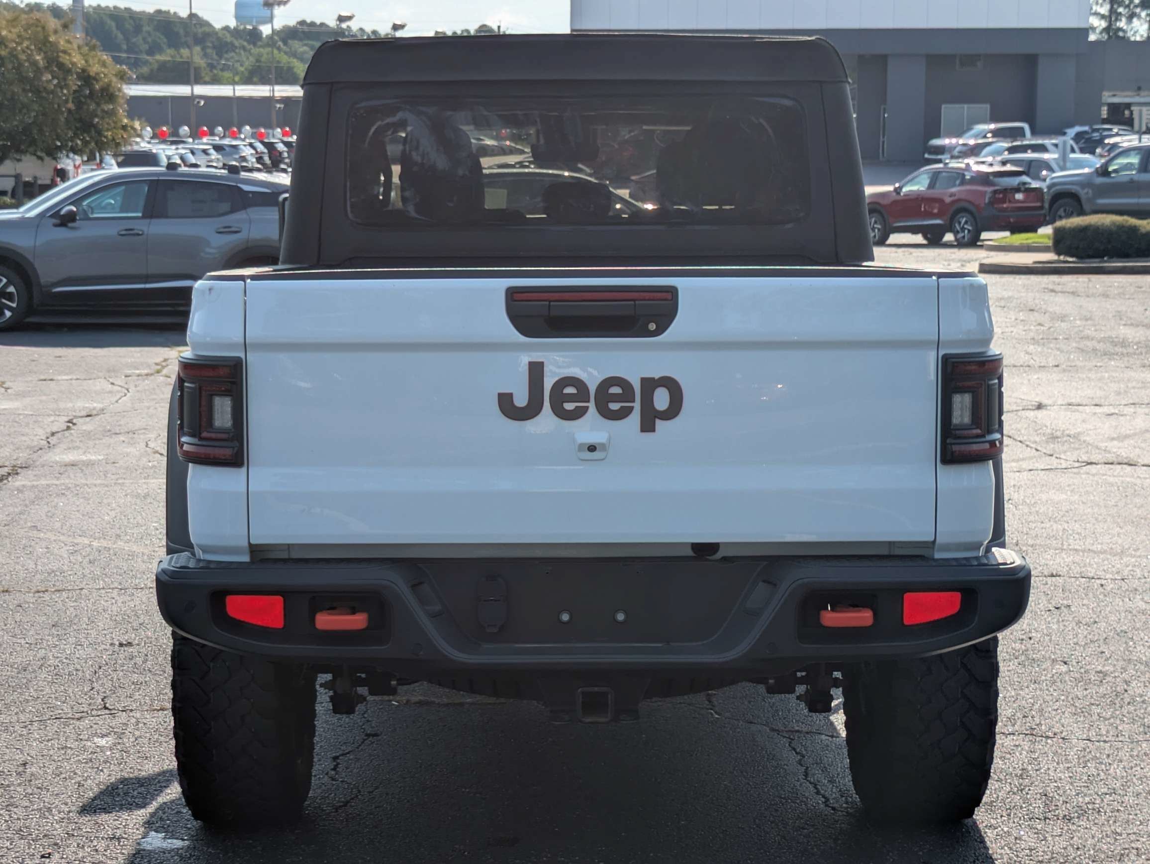 Used 2021 White Jeep Mojave image 4