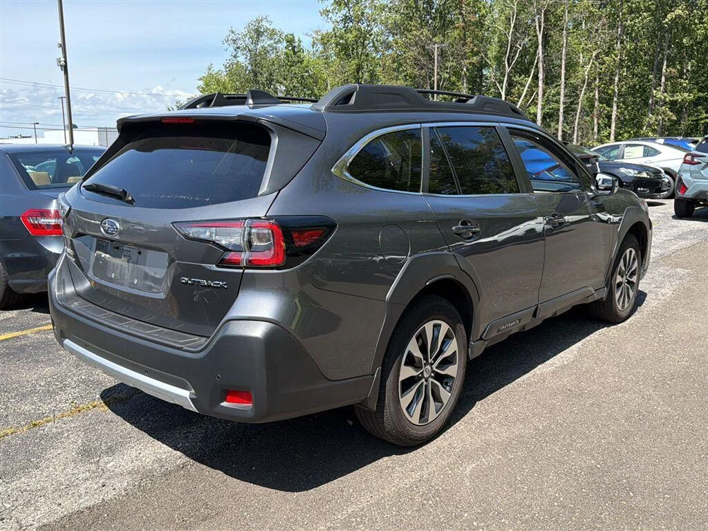 Used 2025 Magnetite Gray Metallic Subaru Limited image 8