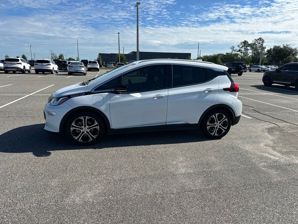 Used 2020 White Chevrolet Premier image 11
