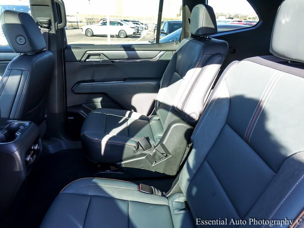 2024 GMC ACADIA - Image 12