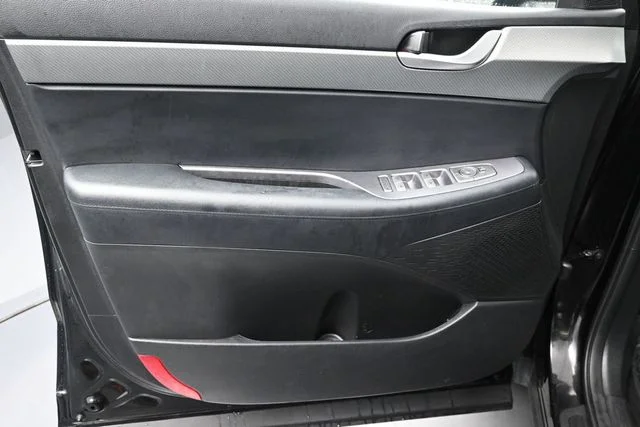 Used 2024 Black Hyundai SEL image 13