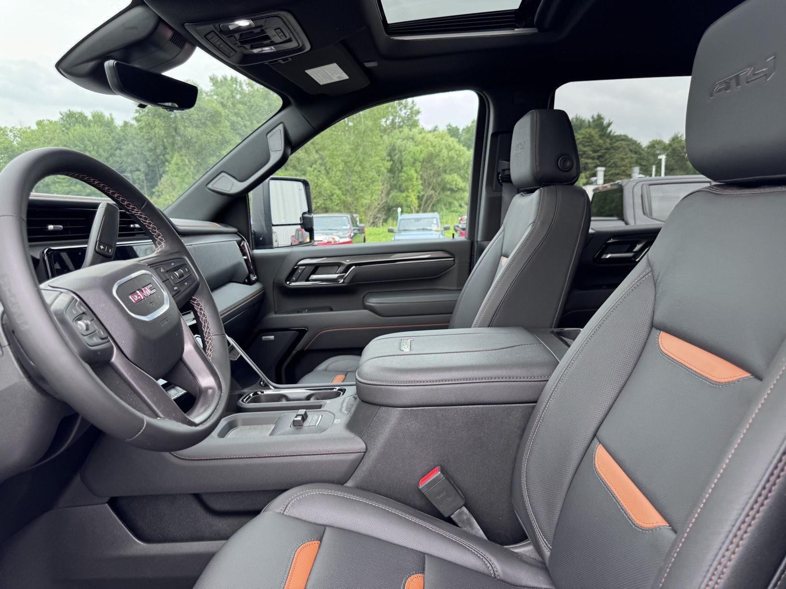 Used 2025 Onyx Black GMC AT4 image 7