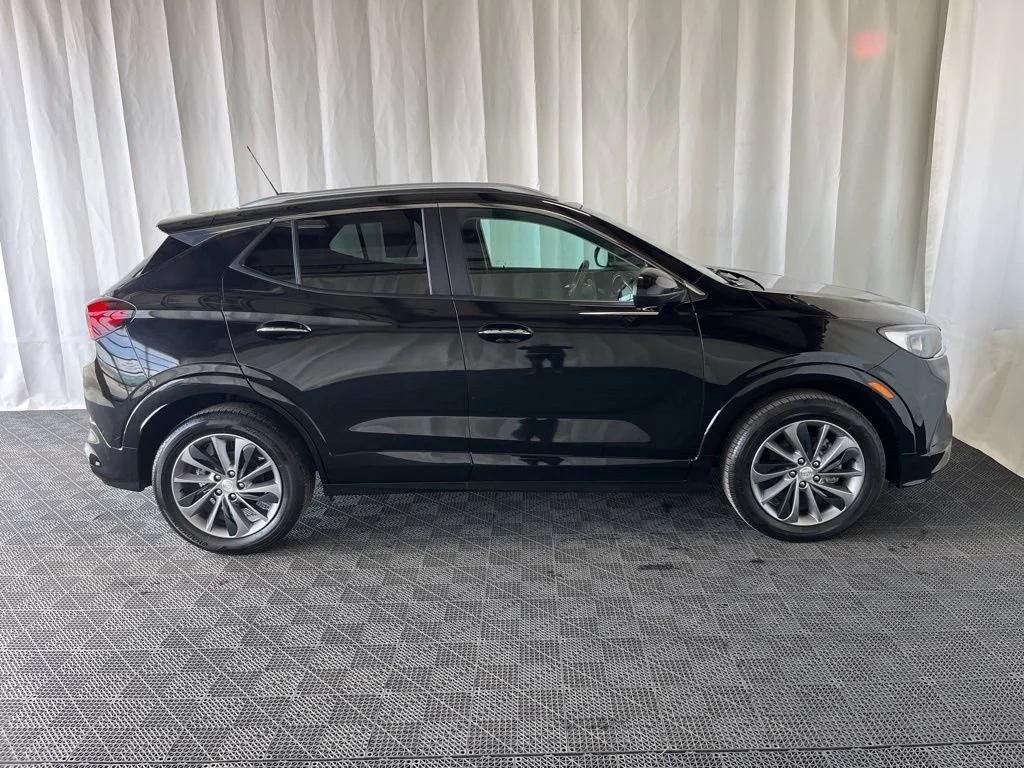 Used 2023 Ebony Twilight Metallic Buick Select image 2