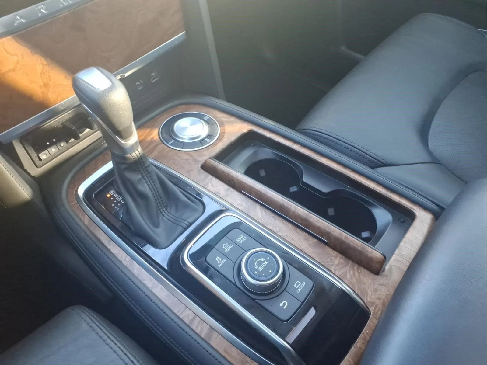 Used 2022 Gray Nissan SL image 21