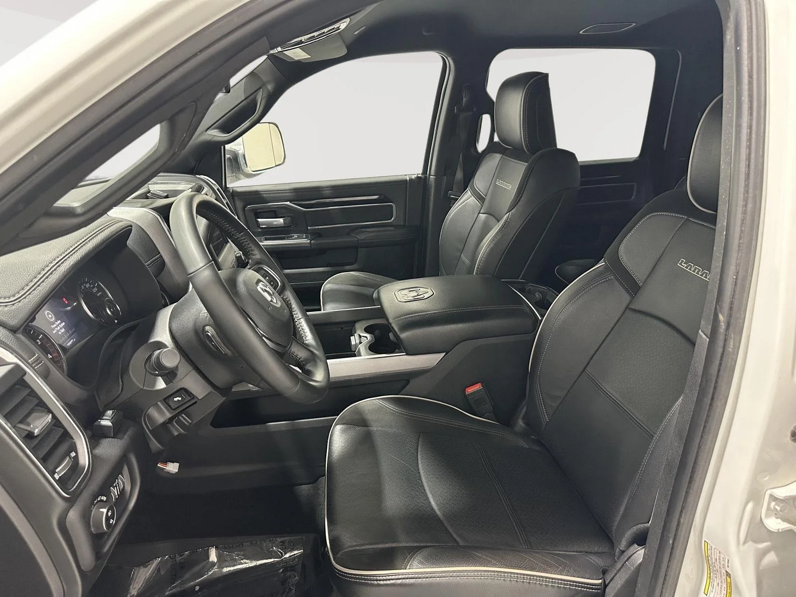 Used 2022 Bright White Clearcoat Ram Laramie image 16