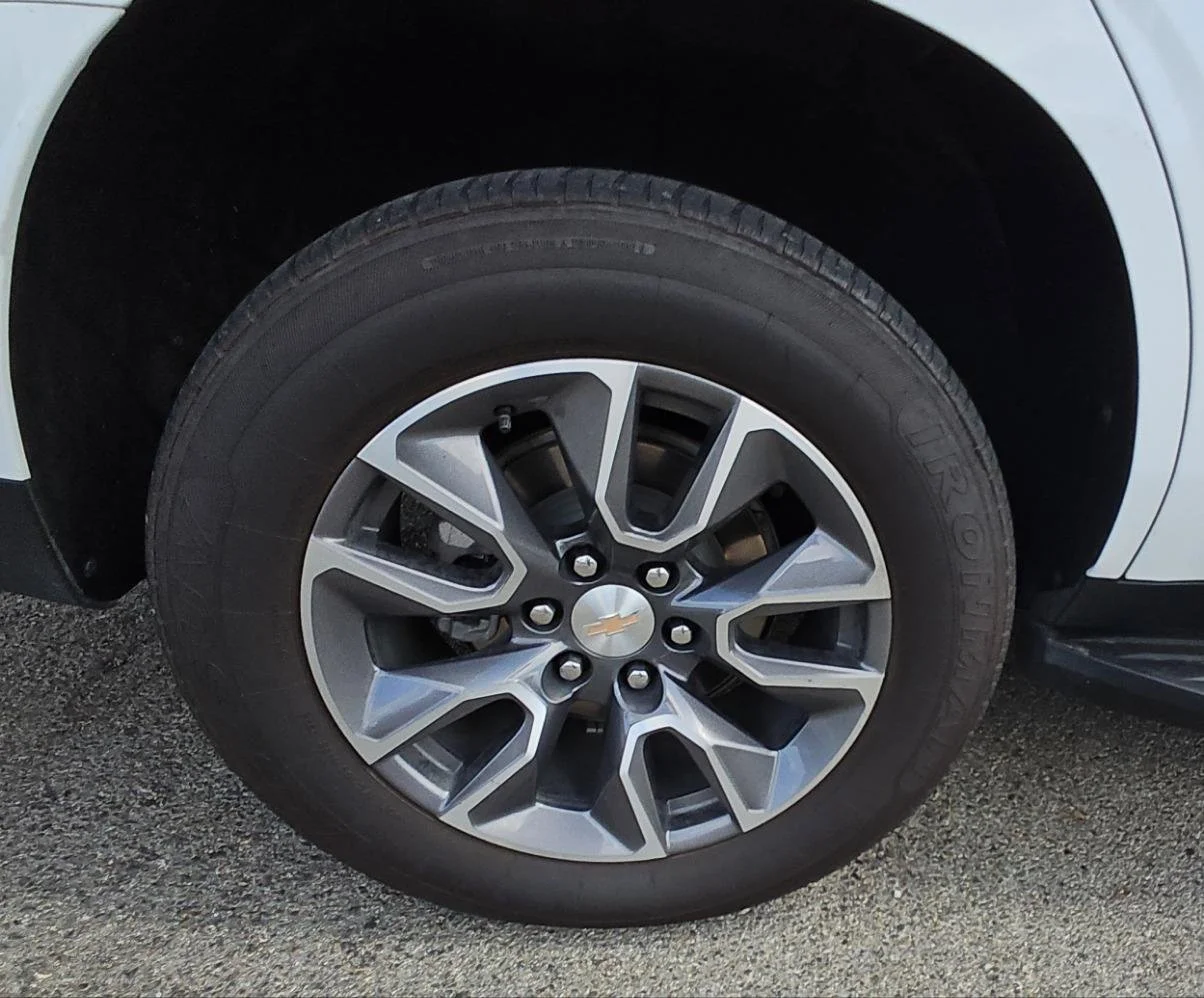 Used 2023 Summit White Chevrolet LT image 25