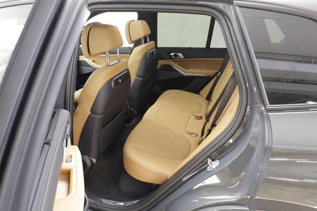 New 2026 Dravit Grey Metallic BMW xDrive50e image 16