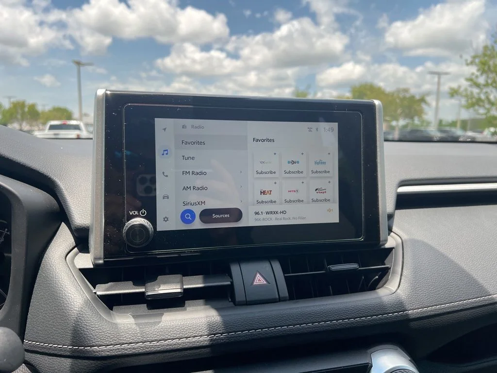 Used 2025  Toyota XLE image 60