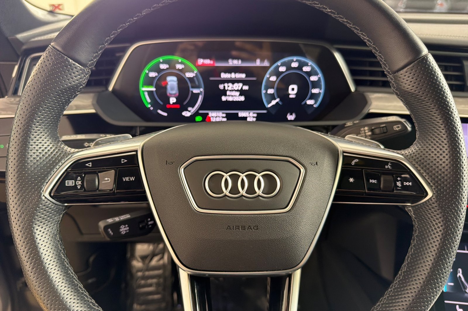 Used 2022 Florett Silver Metallic Audi Premium Plus quattro image 23