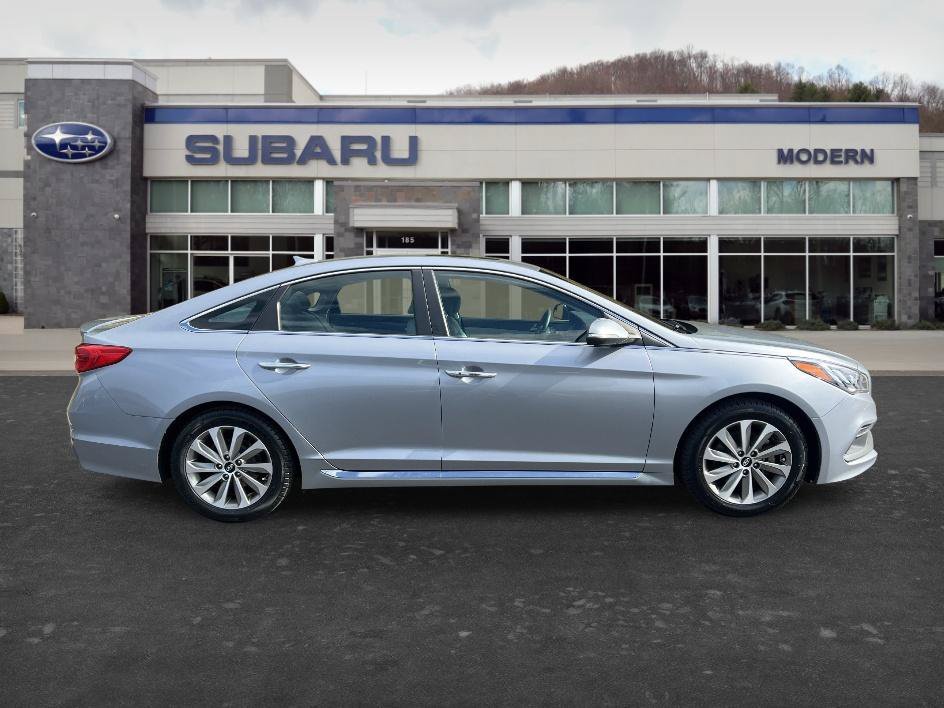 Used 2017 Shale Gray Metallic Hyundai Sport image 4