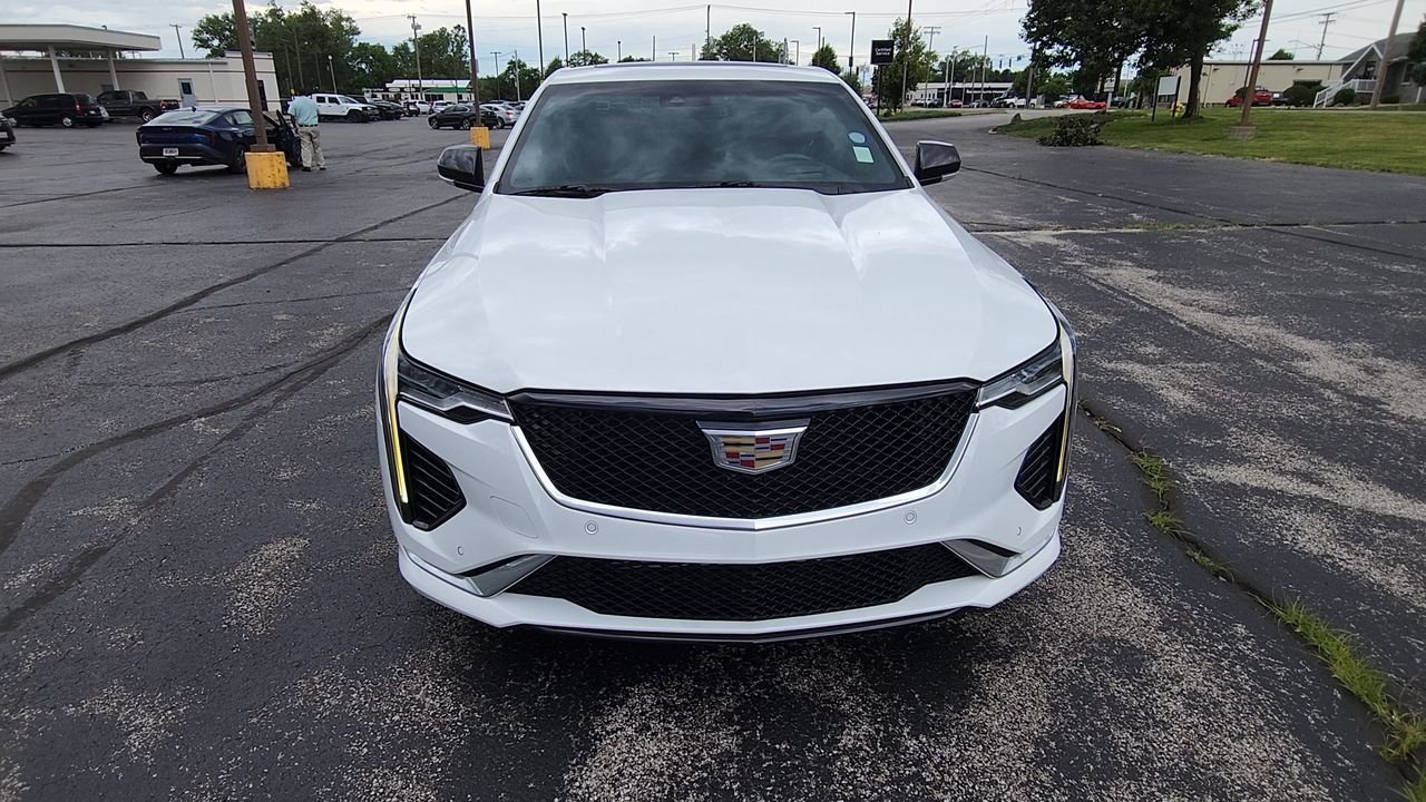 Used 2023 White Cadillac Sport image 3
