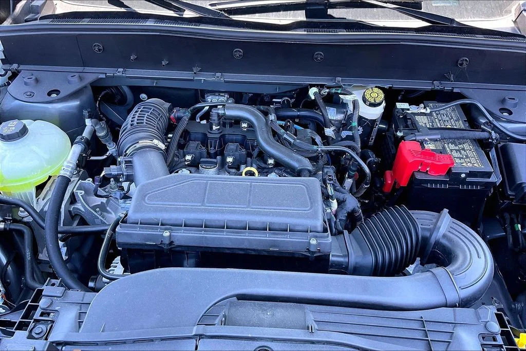 New 2025 Carbonized Gray Metallic Ford Outer Banks® image 9