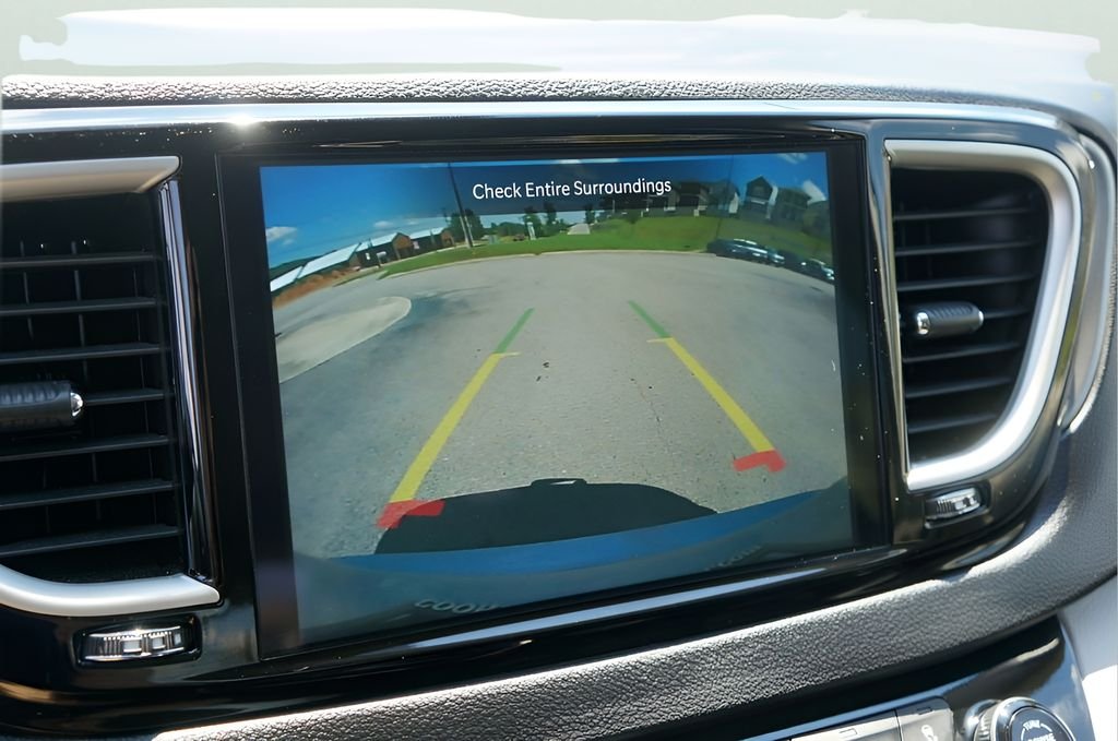 Used 2024 Silver Mist Clearcoat Chrysler Touring L image 26