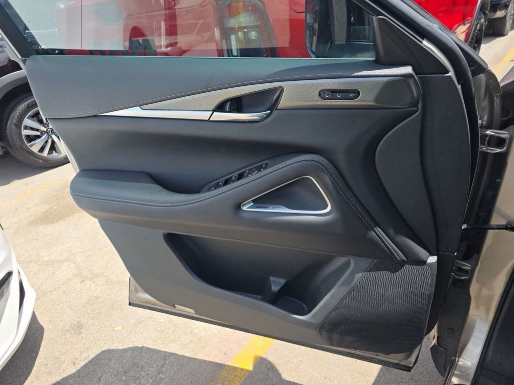 Used 2023 Silver INFINITI LUXE image 5