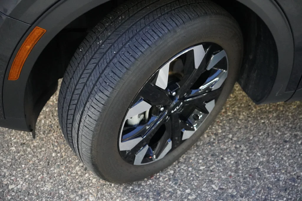 Used 2024 Gravity Gray Kia X-Line image 13