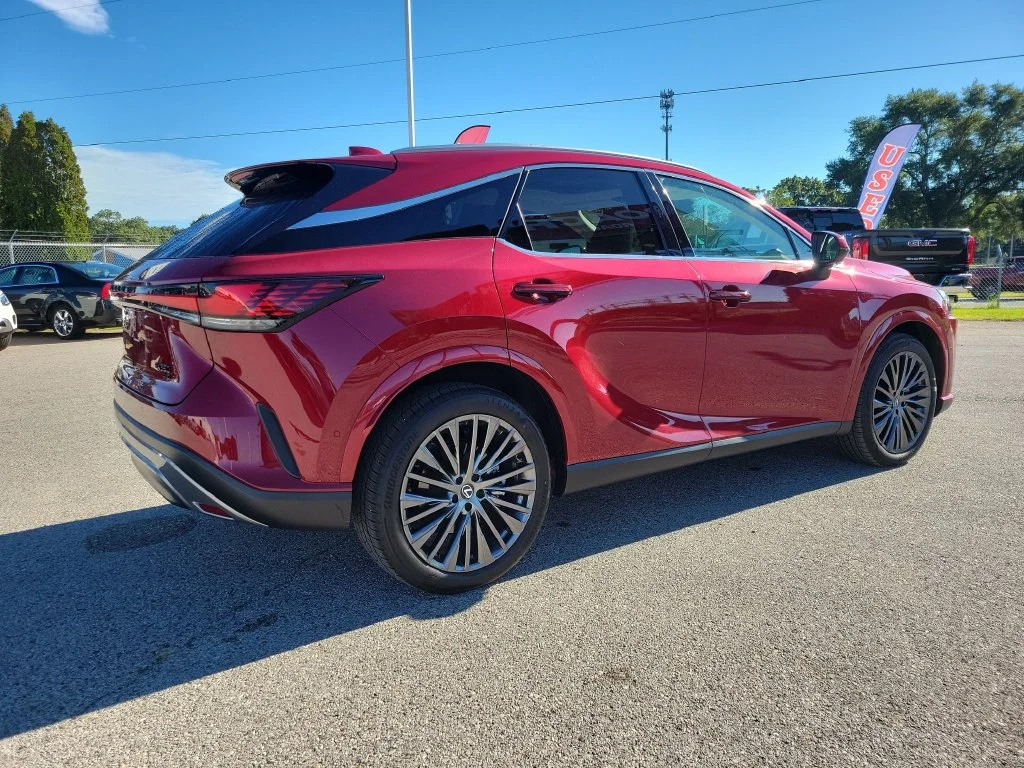 Used 2025 Red Lexus 350 Luxury image 4