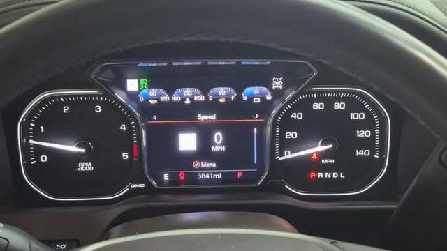 Used 2022 White Frost Tricoat GMC Denali image 20