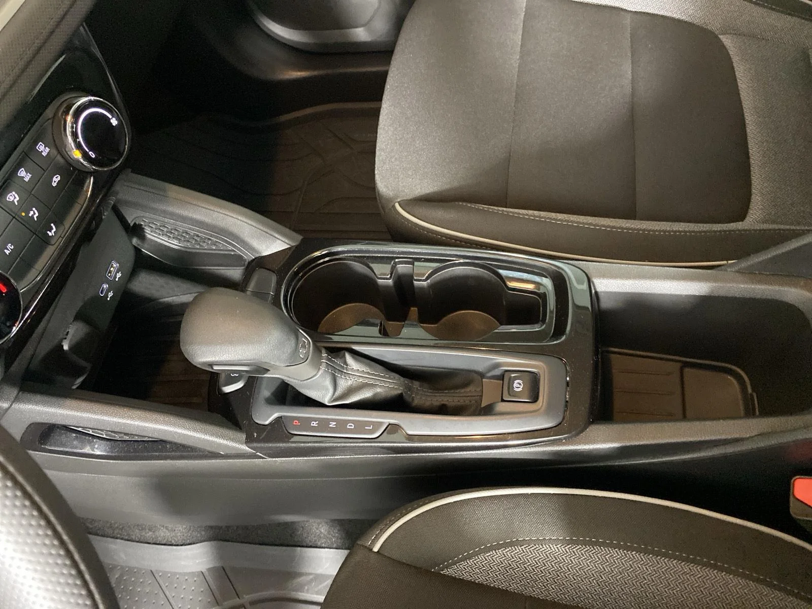 Used 2024 Fountain Blue Chevrolet LT image 19