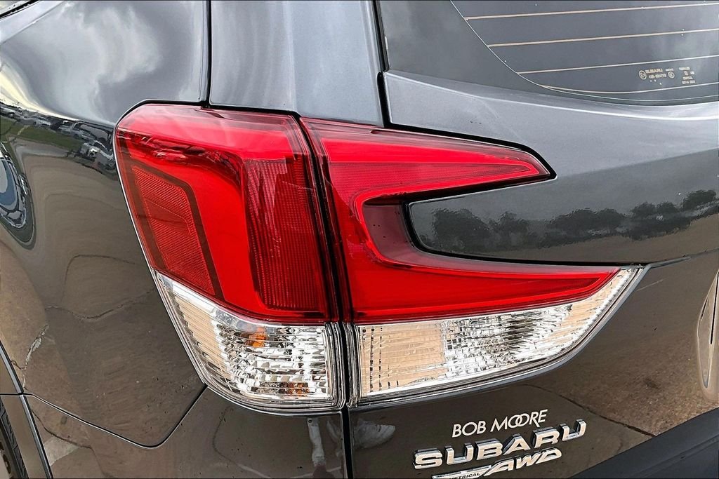 Used 2023 Gray Subaru Base image 32