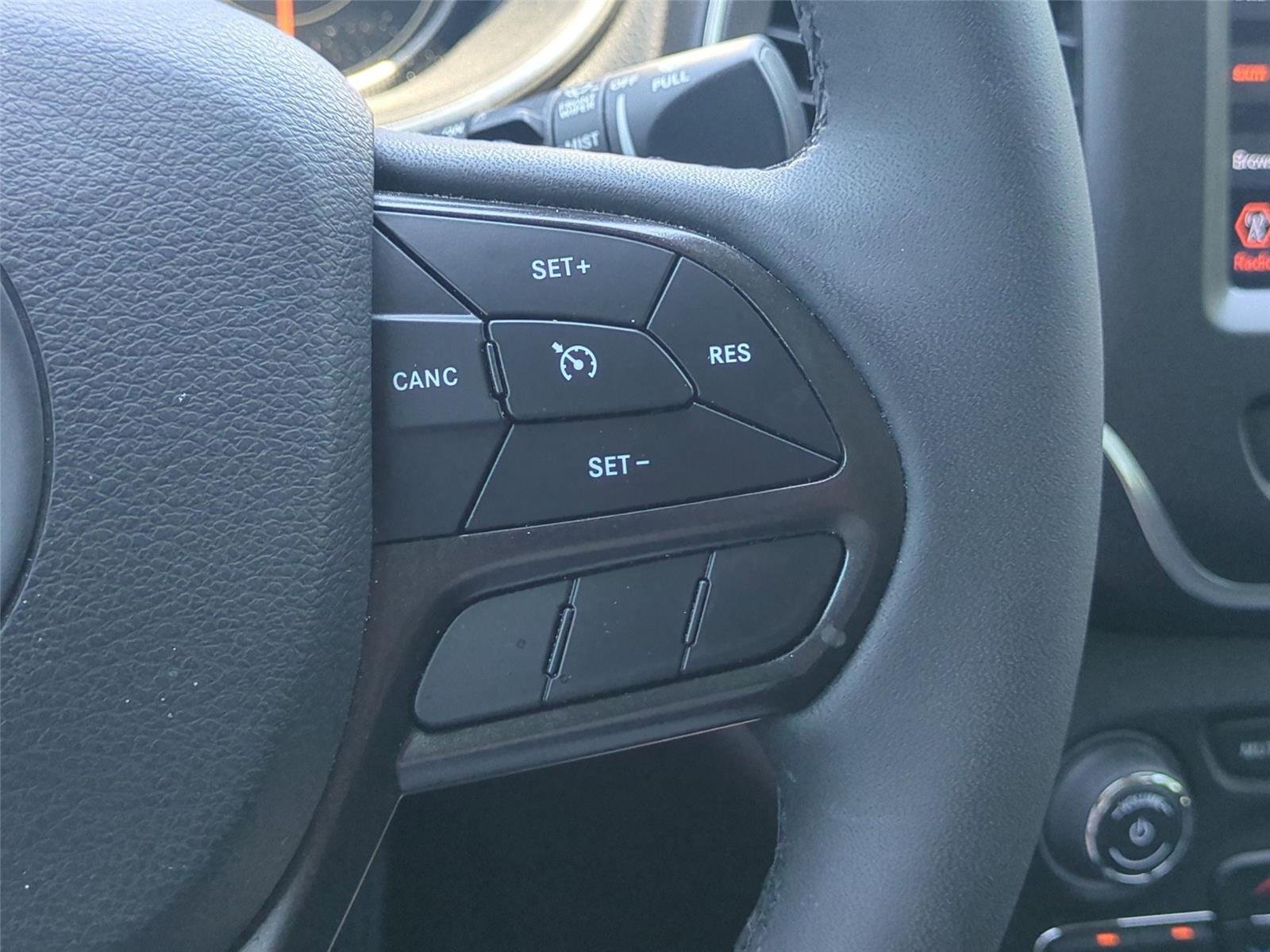 Used 2022 Diamond Black Crystal Pearlcoat Jeep Trailhawk image 21