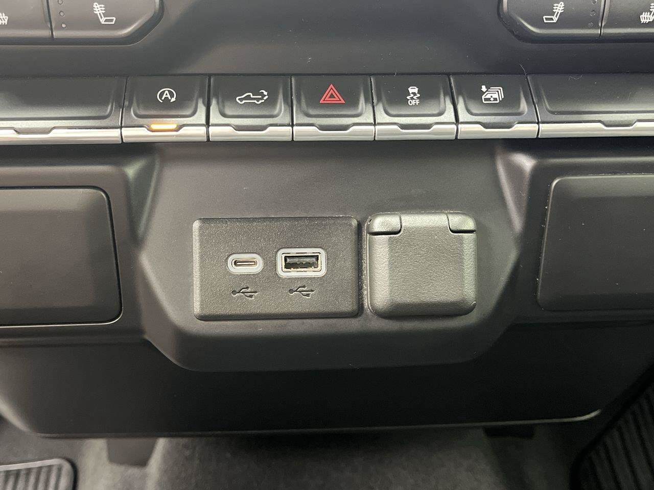 2022 Chevrolet Silverado 1500 LT - Photo 24