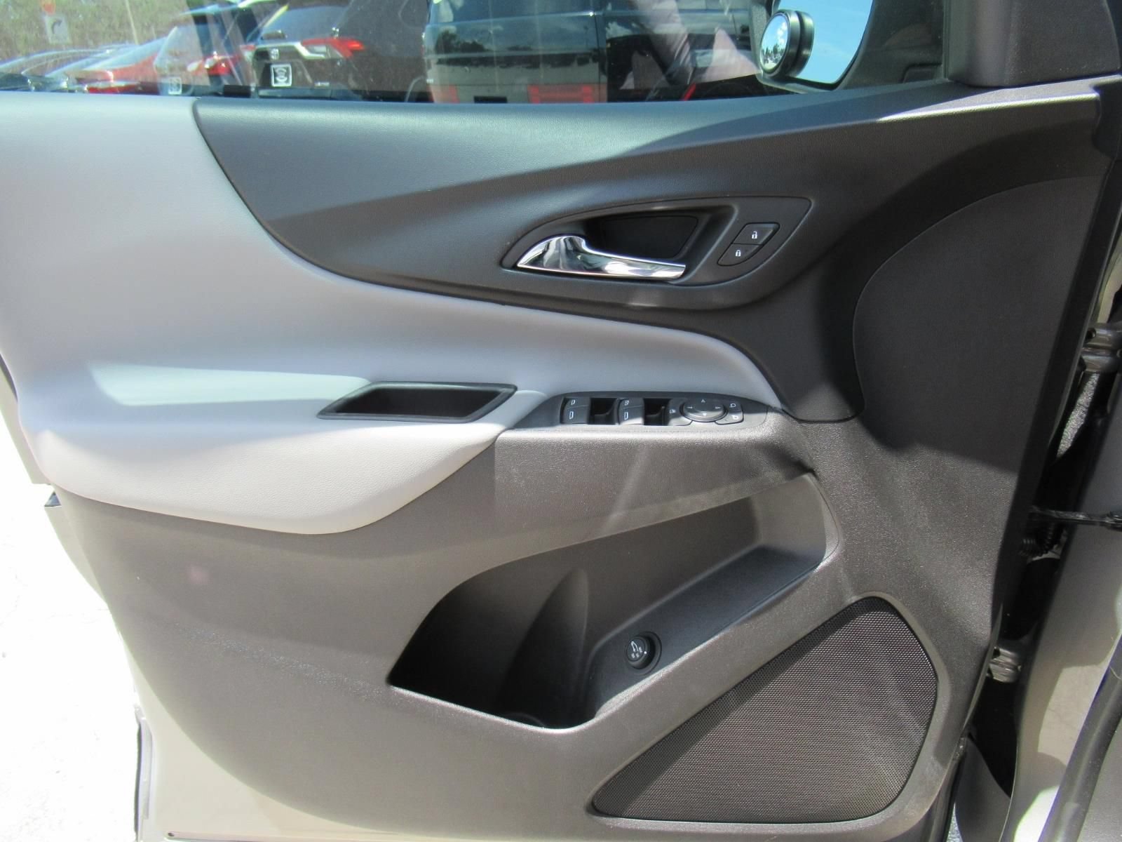 Used 2018 PEPPERDUST METALLIC Chevrolet LT image 19