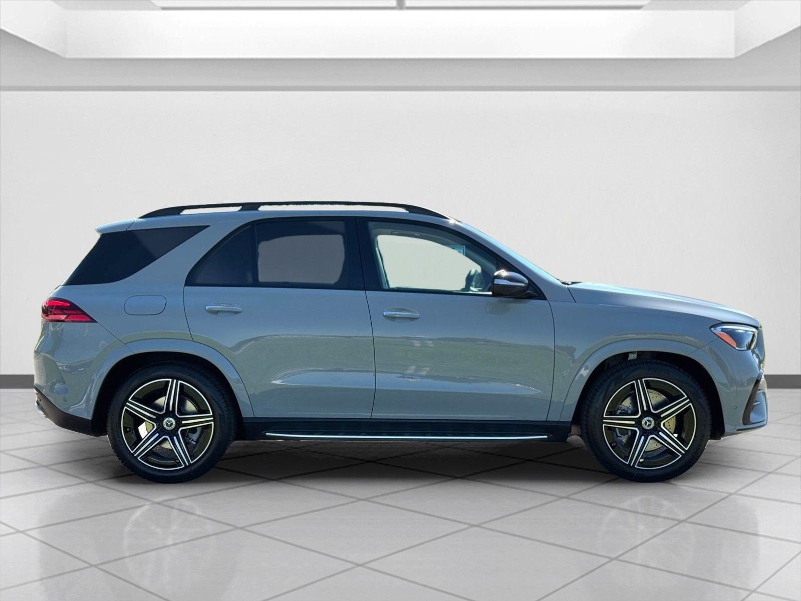 New 2026 MANUFAKTUR Alpine Grey Mercedes-Benz GLE 450 image 2