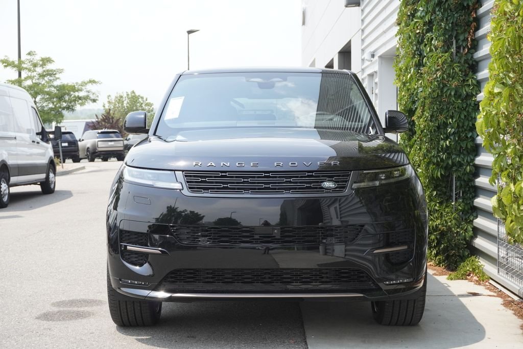 New 2026 Santorini Black Land Rover Dynamic SE image 5