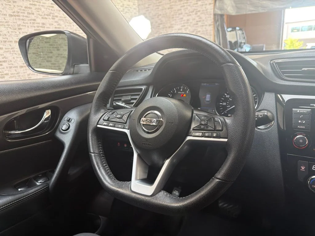 Used 2019 Gun Metallic Nissan SV image 17