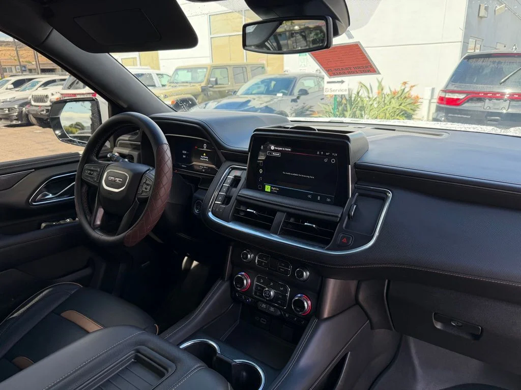 Used 2024 White GMC AT4 image 18