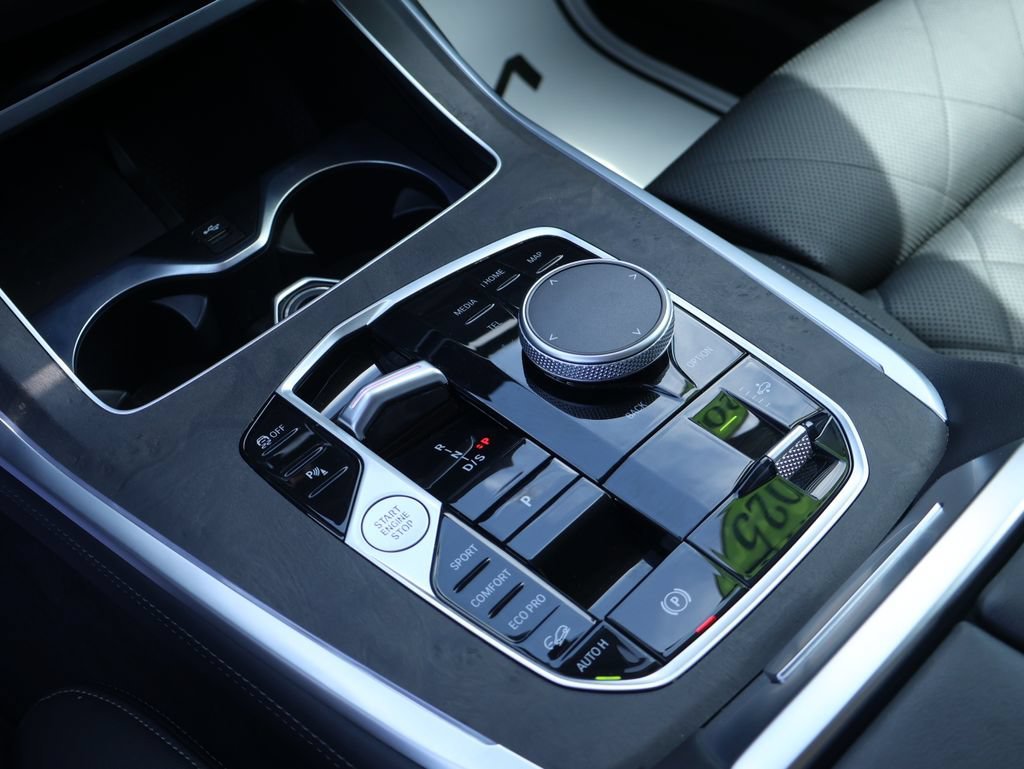 2025 BMW X7 40i - Photo 38