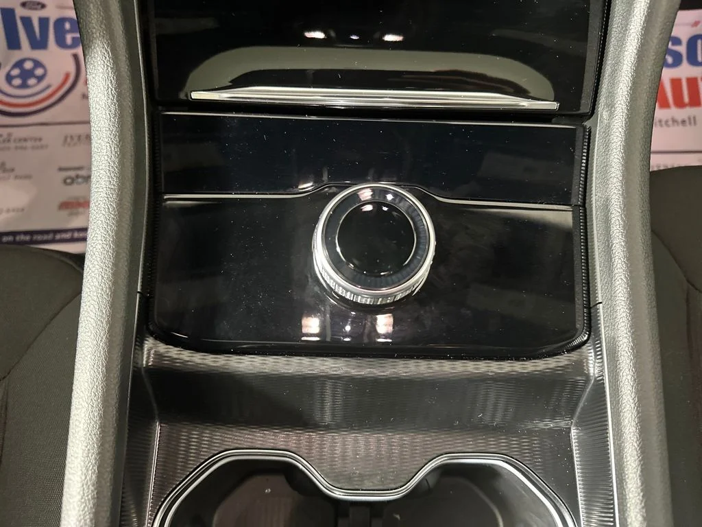 New 2026 Silver Zynith Exterior Paint Jeep Laredo X image 18