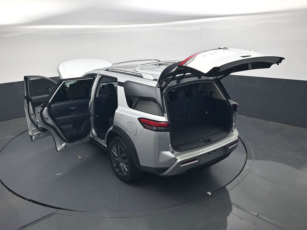 Used 2023 Silver Nissan SL image 40