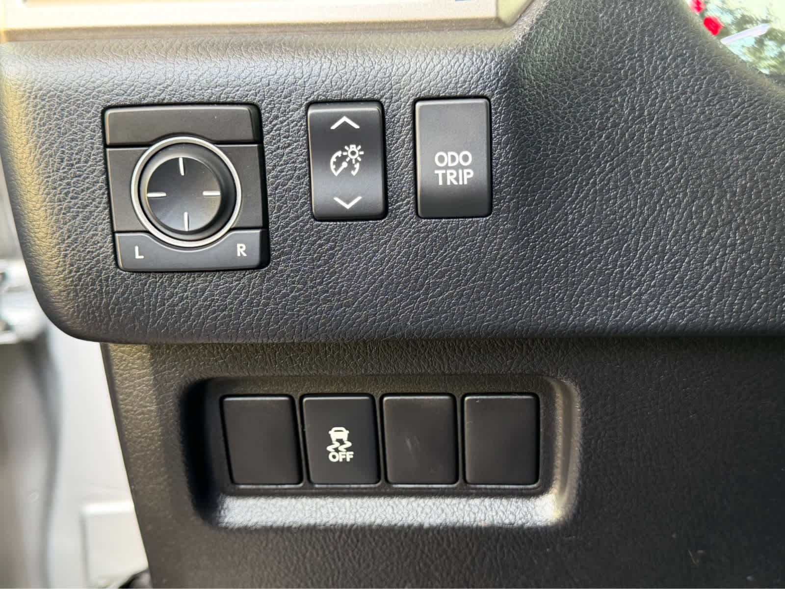 Used 2014 Tungsten Pearl Lexus  image 21