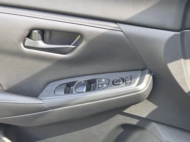 Used 2025 Gray Nissan S image 26