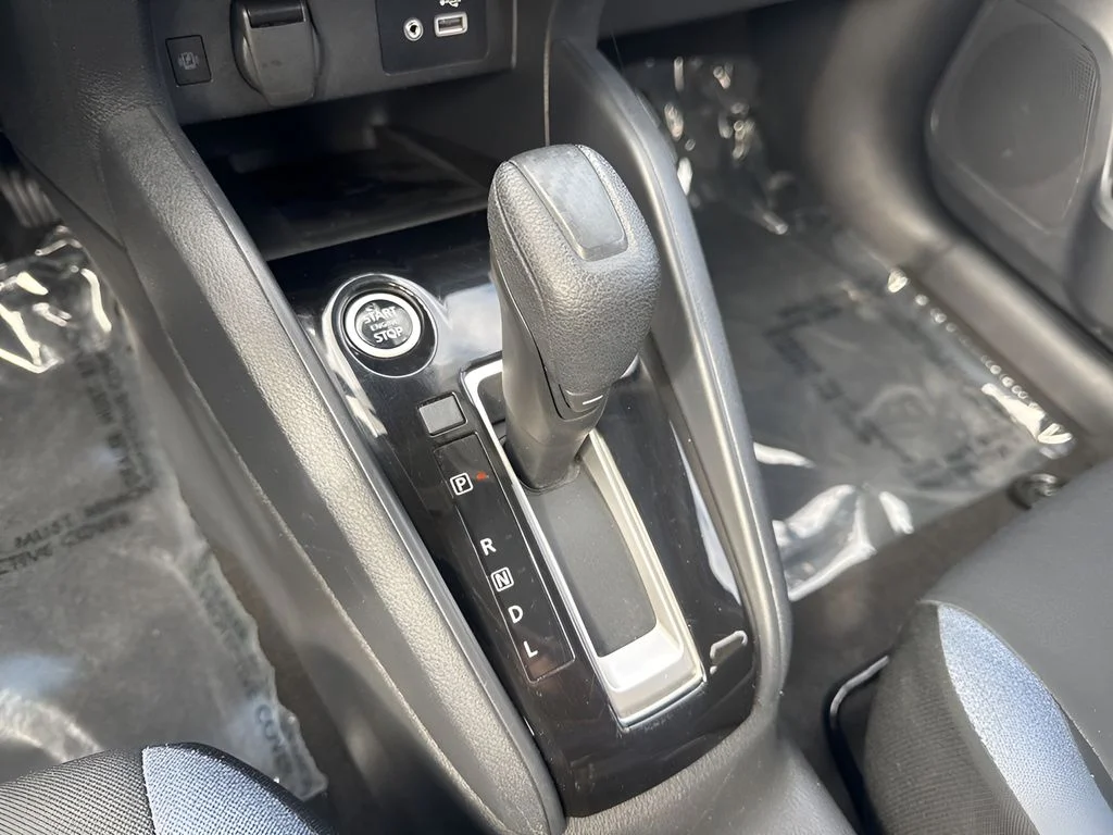 Used 2025 Silver Nissan 1.6 SV image 15