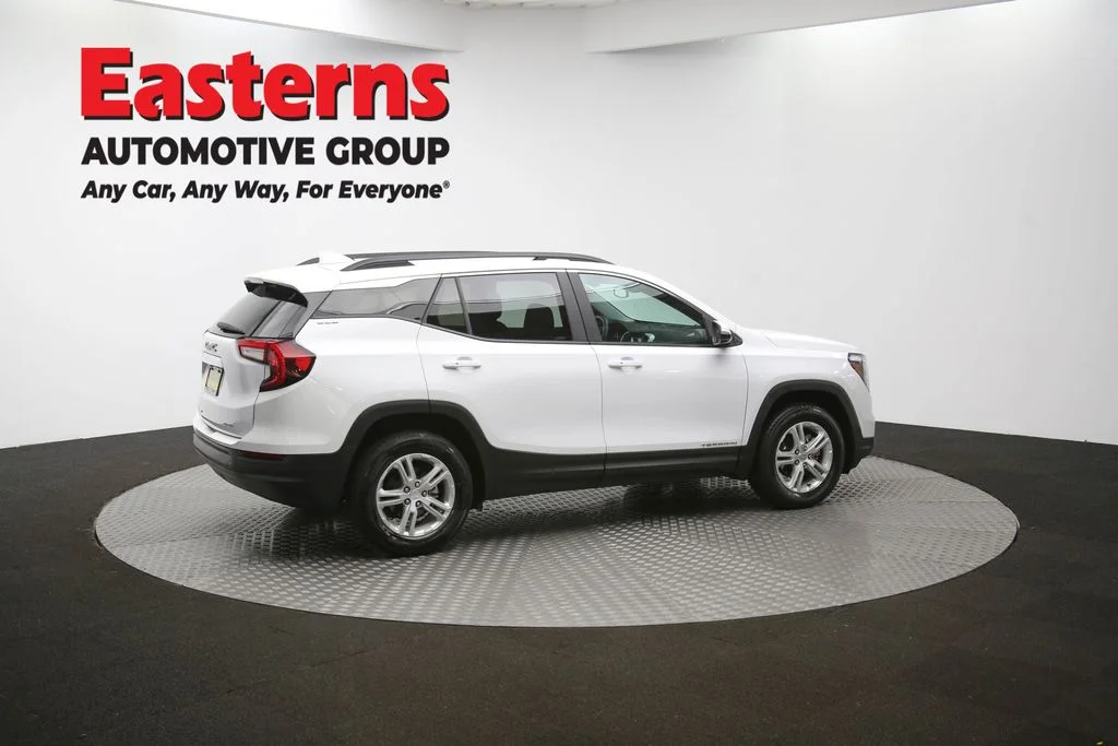 Used 2023 White GMC SLE image 40