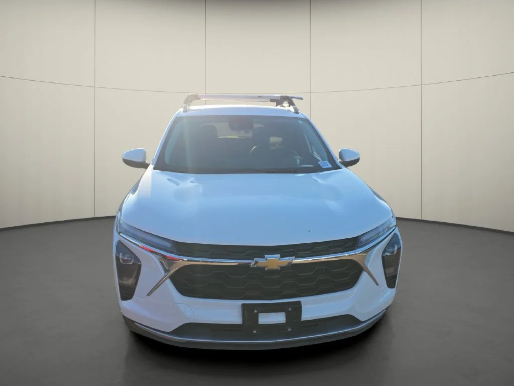 Used 2025 White Chevrolet LT image 2
