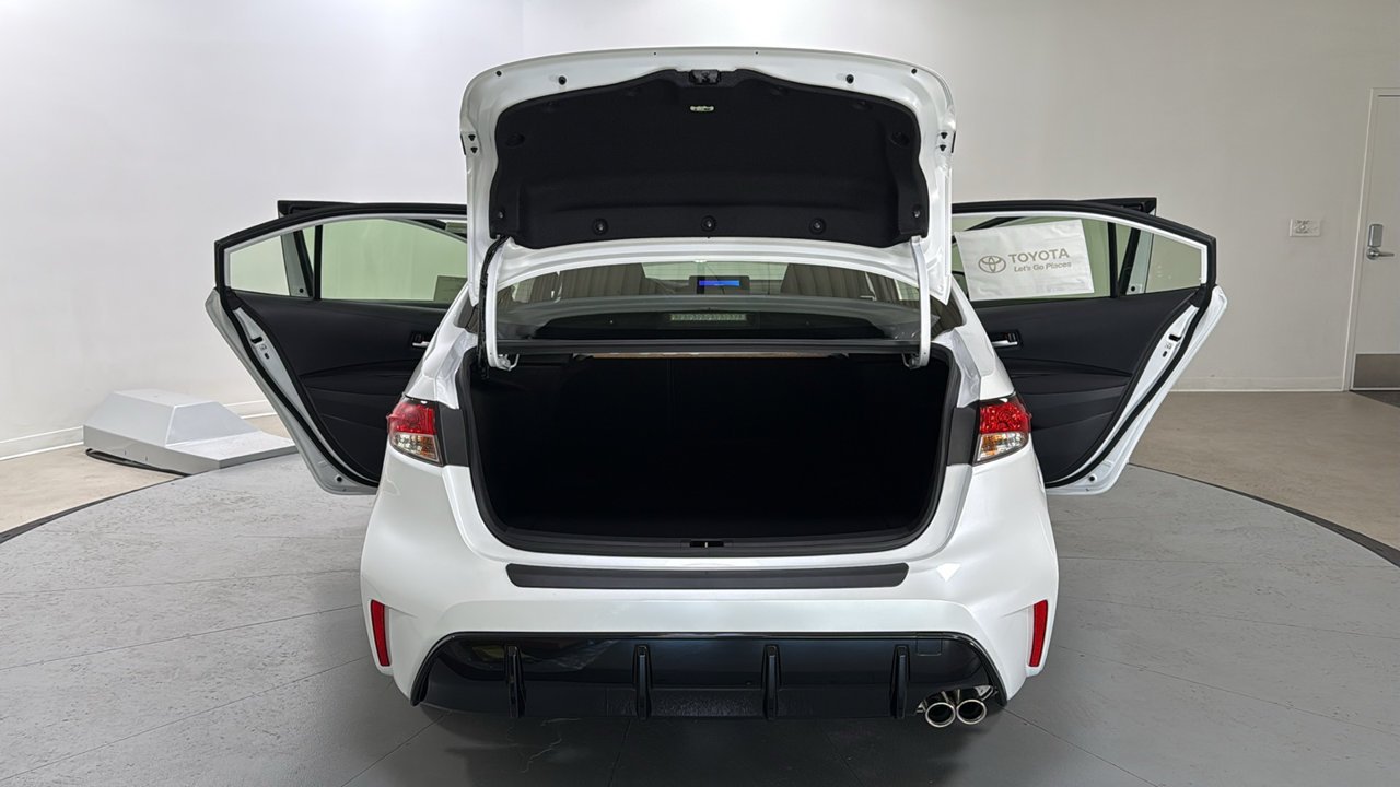 New 2027 Wind Chill Pearl <sup>1</sup> Toyota  SE image 16