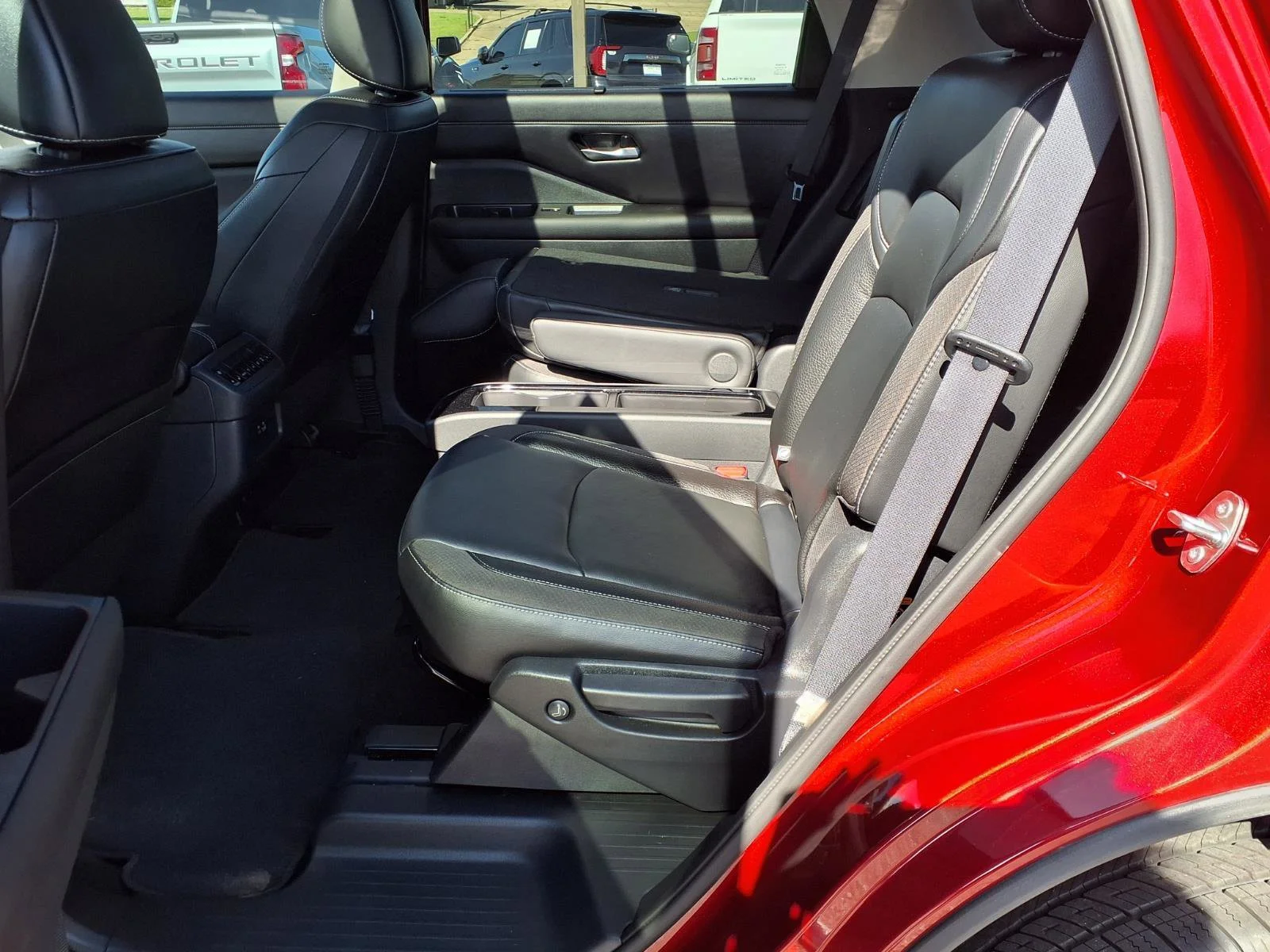 Used 2023 Scarlet Ember Tintcoat Nissan SL image 18