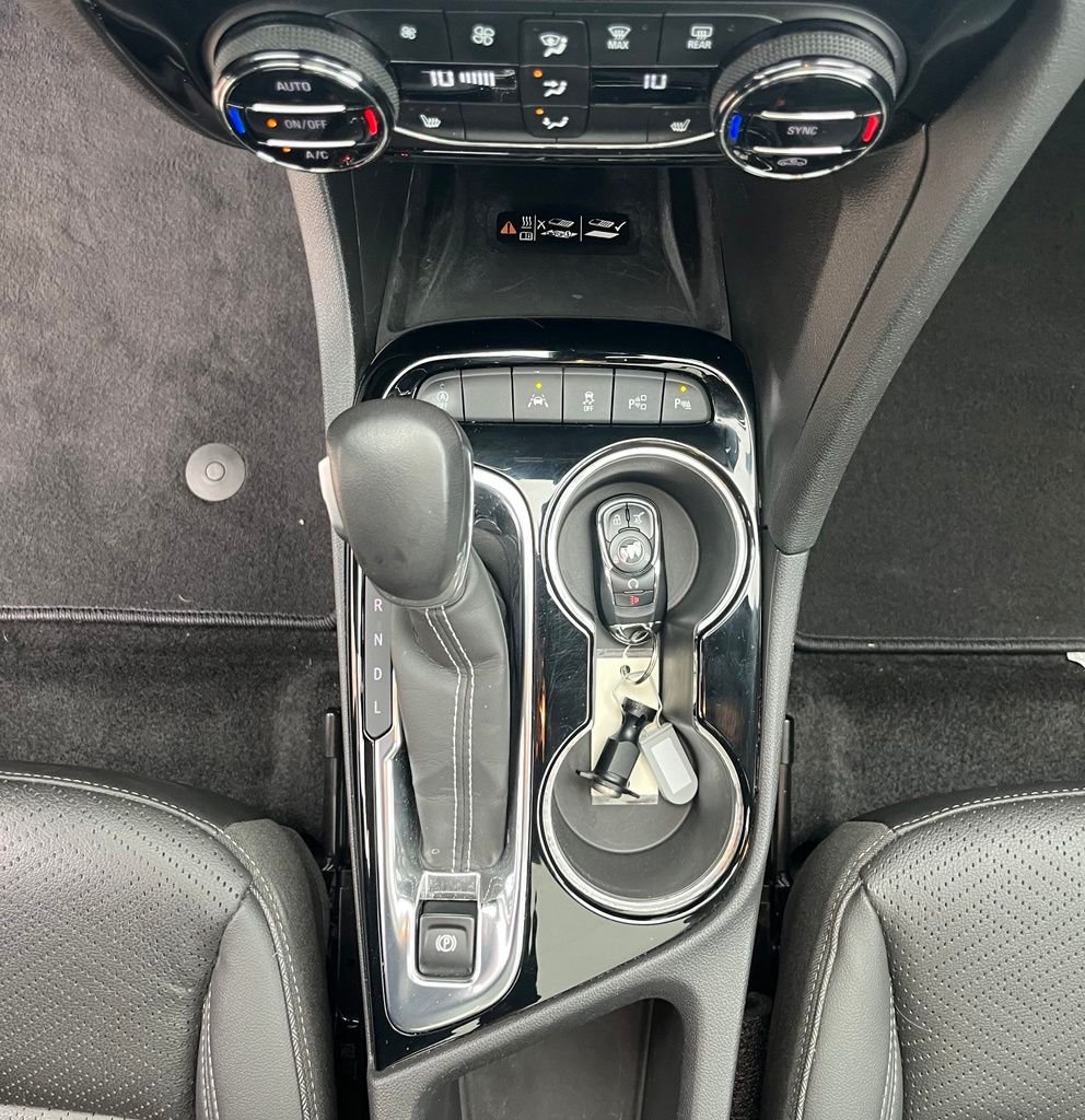 Used 2023 Sapphire Buick Essence image 24