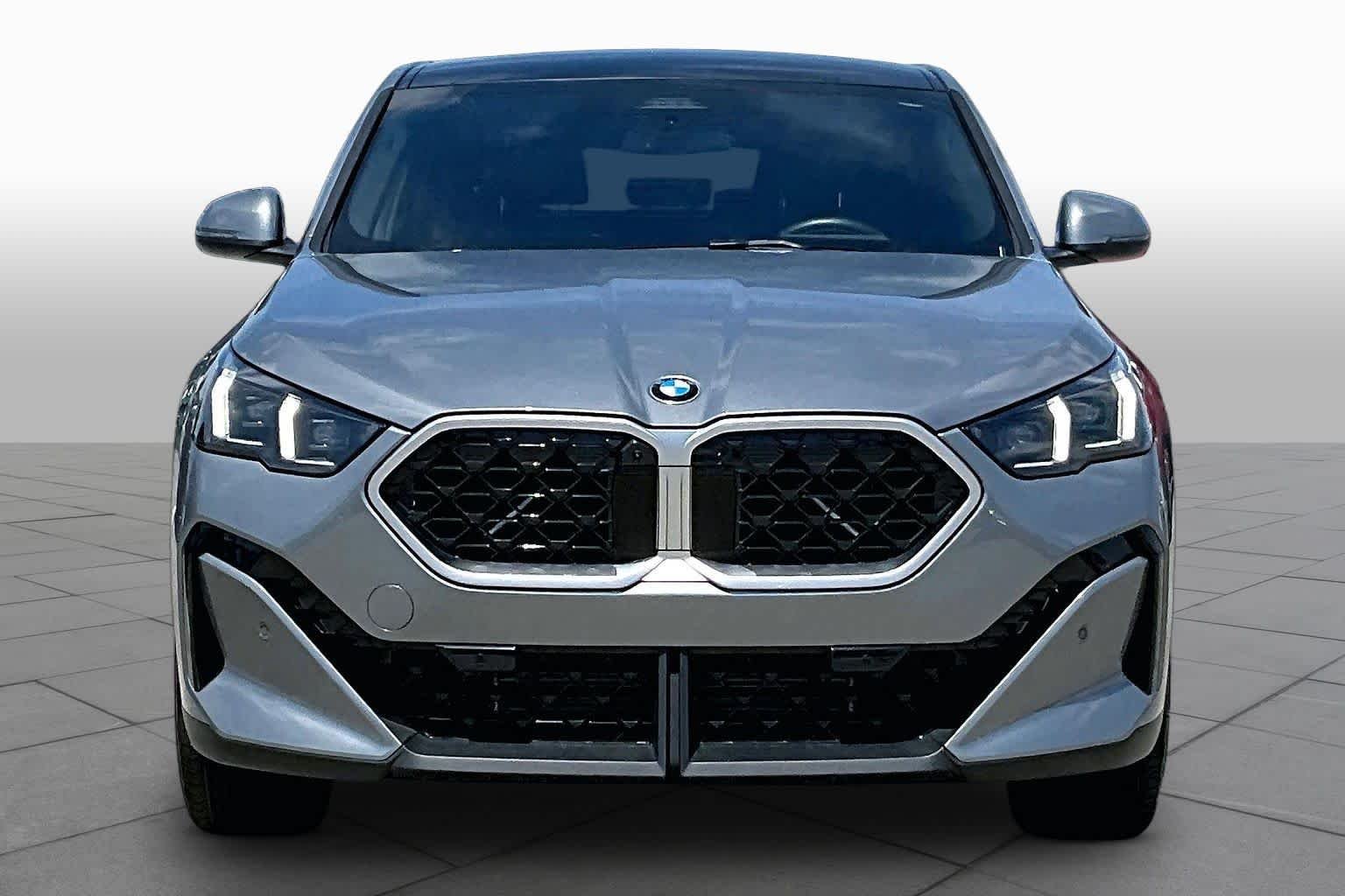 Used 2026 Skyscraper Grey Metallic BMW xDrive28i image 3