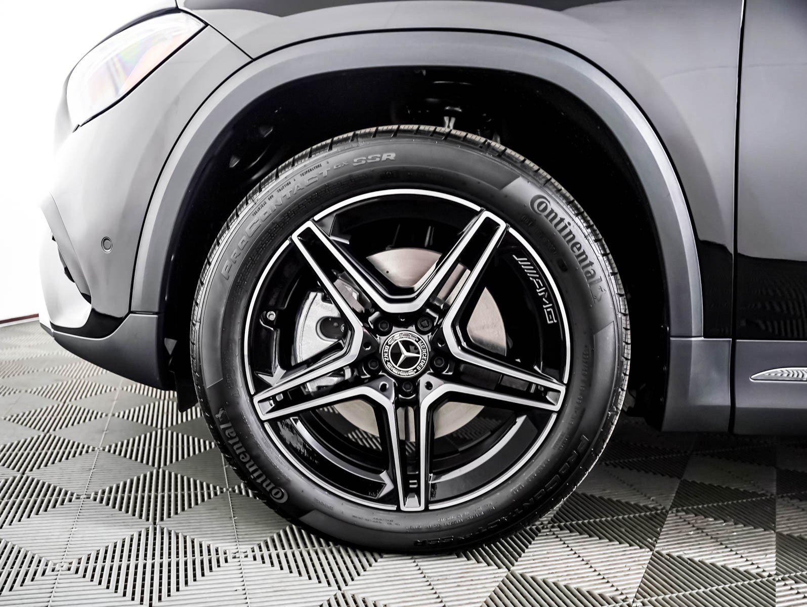 New 2026 Night Black Mercedes-Benz GLA 250 image 4