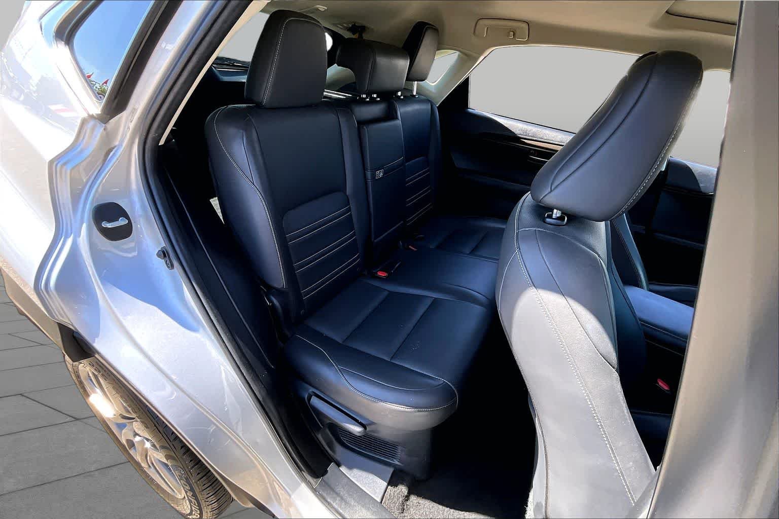 Used 2015 Silver Lining Metallic Lexus  image 19