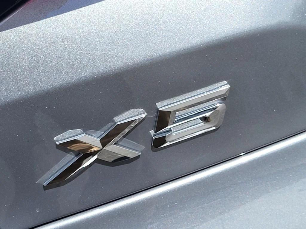 New 2026 Skyscraper Grey Metallic BMW xDrive50e image 26
